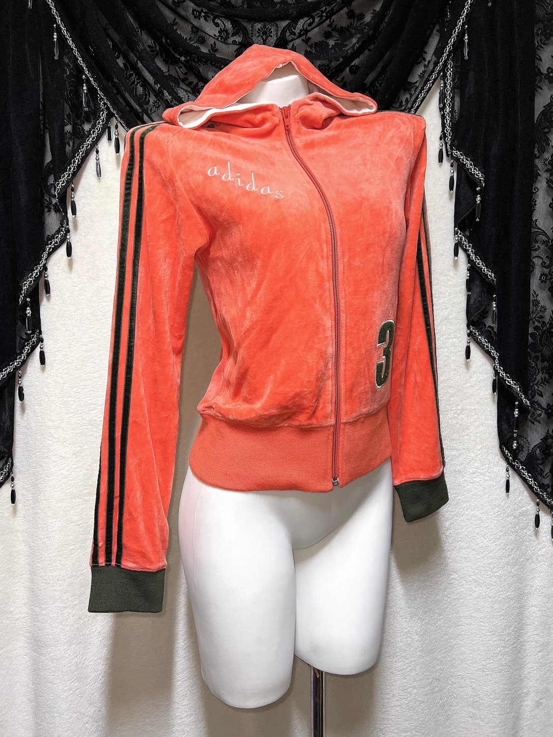 아디다스 adidas 트랙탑 벨벳 후드집업 져지 스포티 갸루 y2k 상품이미지1