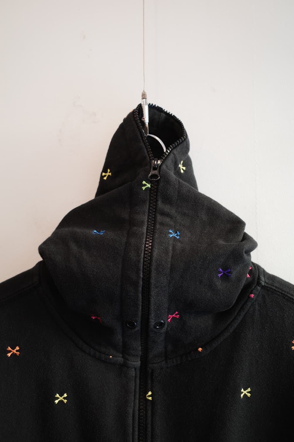 BEAMS HEART 빔즈 스컬 자수 투웨이집업 후디 상품이미지6