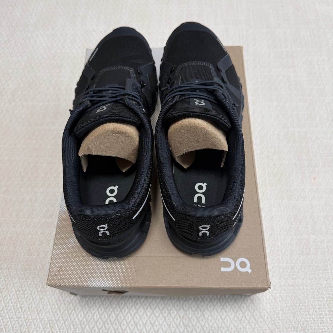 온 러닝 클라우드 6 블랙 290 상품이미지3