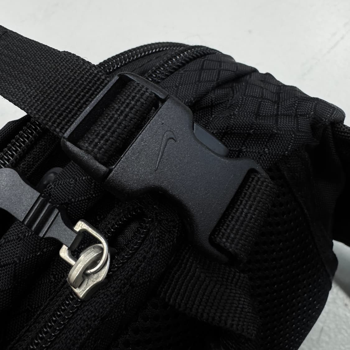 나이키 00s 스우시 유틸리티 슬링백 힙색 가방 상품이미지6