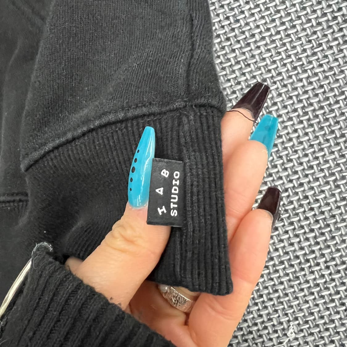 아이앱스튜디오 블랙 후드 상품이미지3