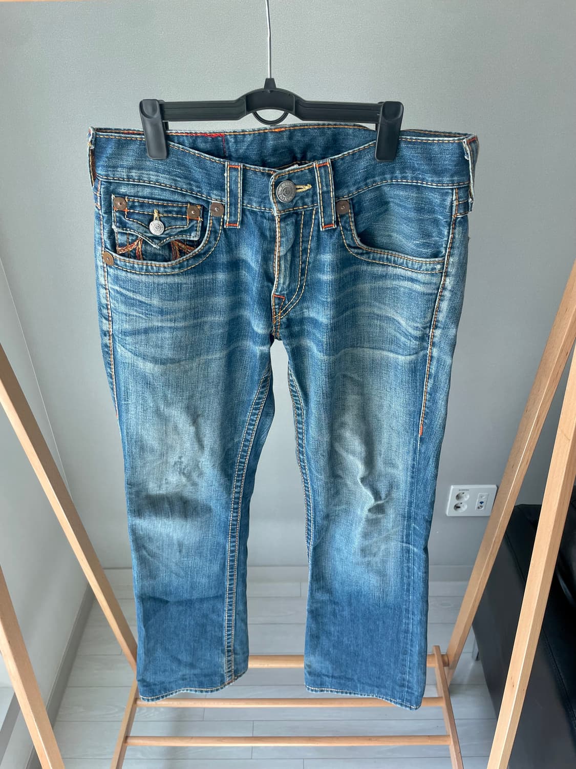 True Religion (트루릴리젼) 세미 부츠컷 데님 상품이미지2