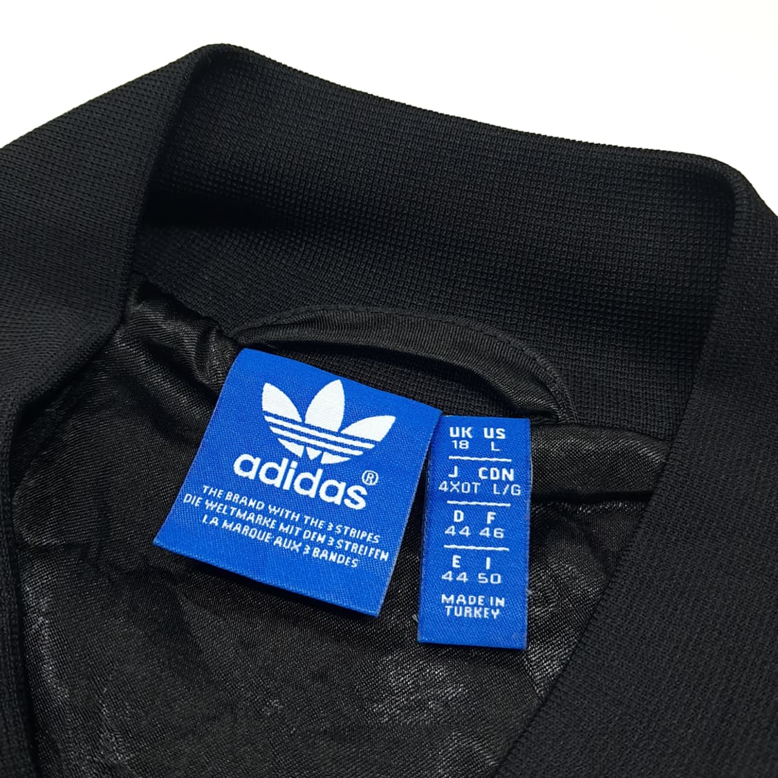 CL651 L 아디다스 오리지널 터키판 스네이크스킨 크롭 집업 자켓 상품이미지3