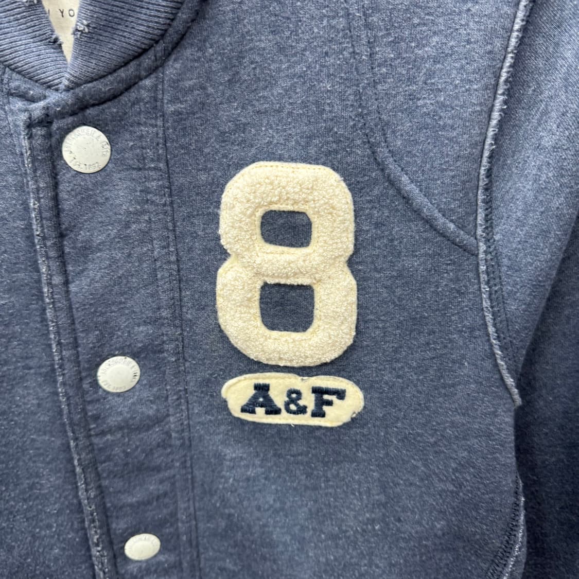 아베크롬비 바시티 자켓 전면 8 자수 로고 포인트 그레이 상품이미지5