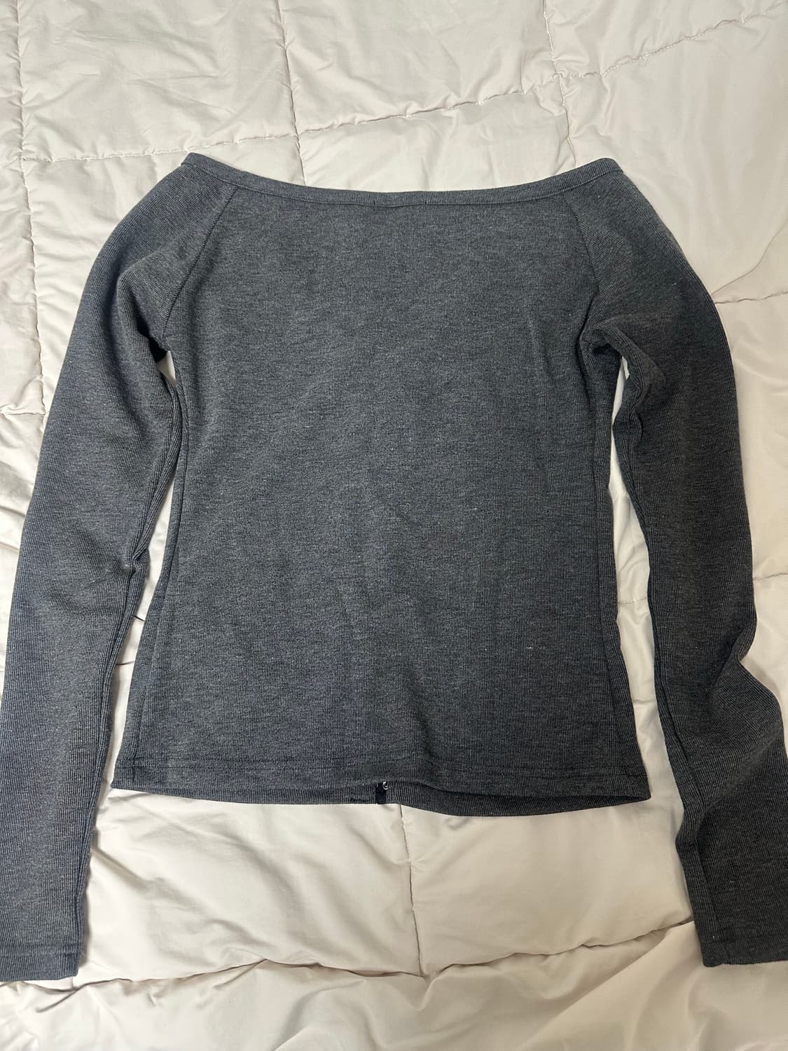 헬레네파리스 보트넥 스냅 슬릿 가디건 차콜 색상 상품이미지3