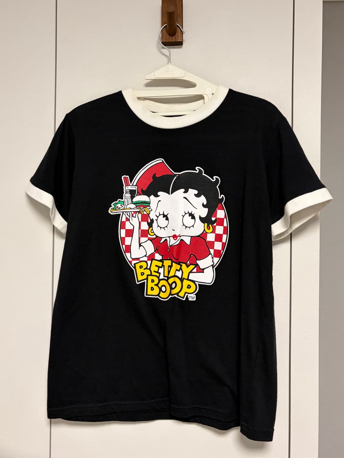 베티붑 프린팅 반팔 티셔츠 블랙 상품이미지1