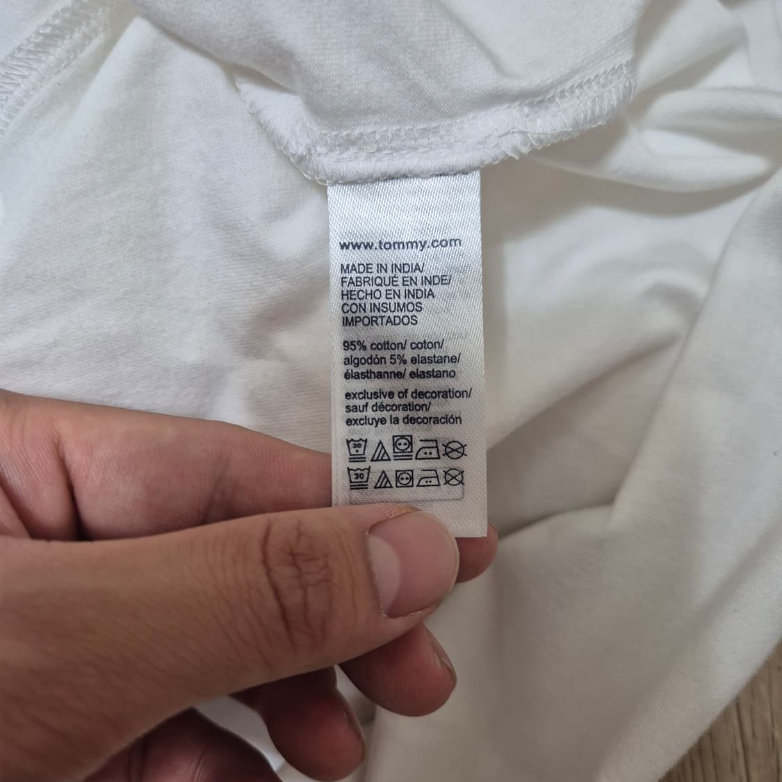 타미힐피거 미니 플래그 슬림핏 스트레치 라운드 반팔티 상품이미지6