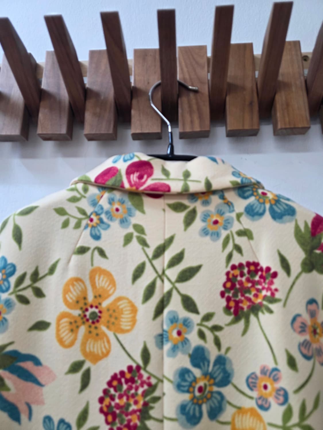 이태리 모스키노칩앤시크 플로럴코트 상품이미지4