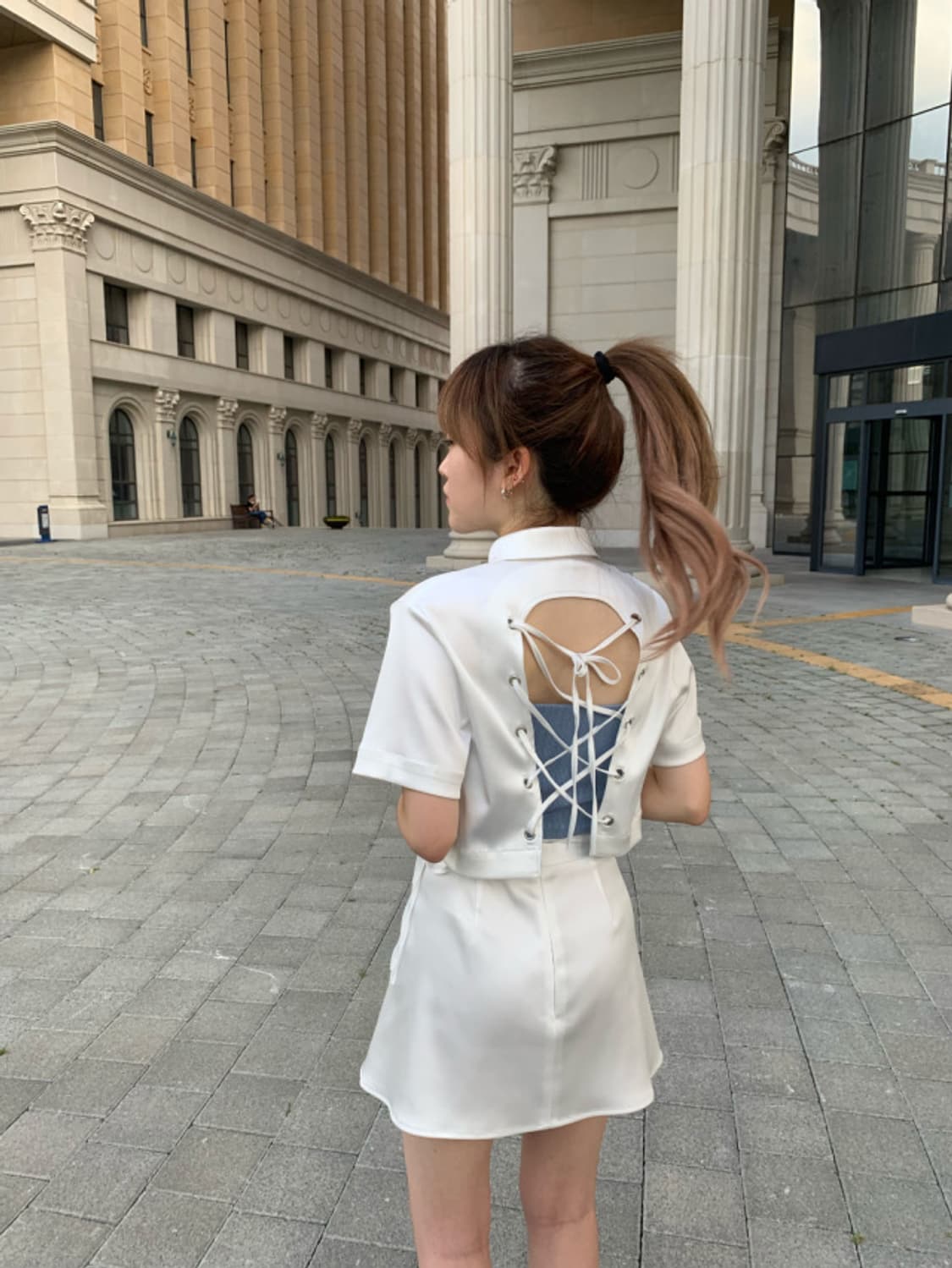 라뇨 체리퀴리 아일렛 새틴 셔츠 & 새틴 미니 스커트 상품이미지1