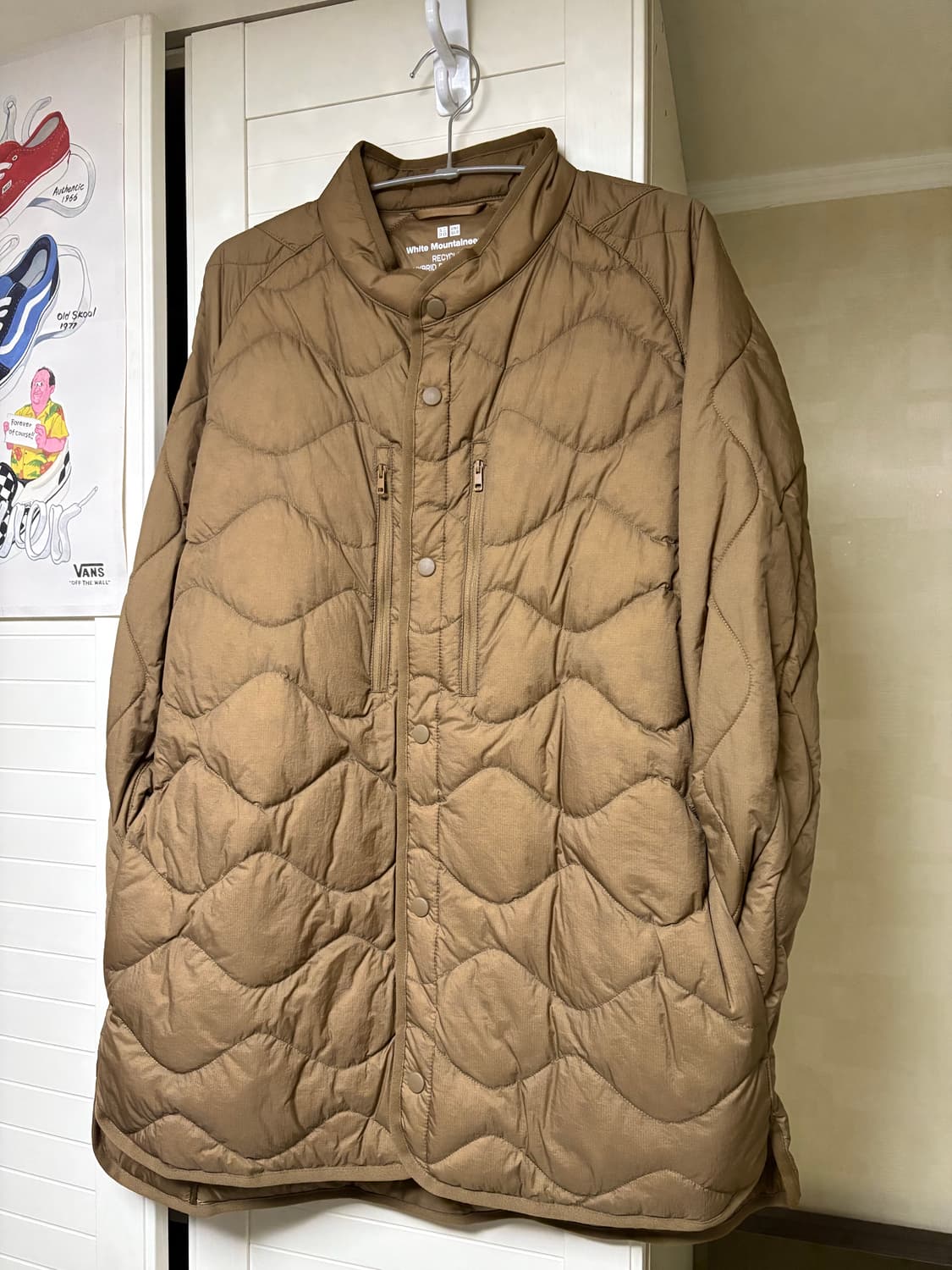 유니클로 화이트마운티니어링 리사이클 하이브리드 다운자켓(XL) 브라운 상품이미지1