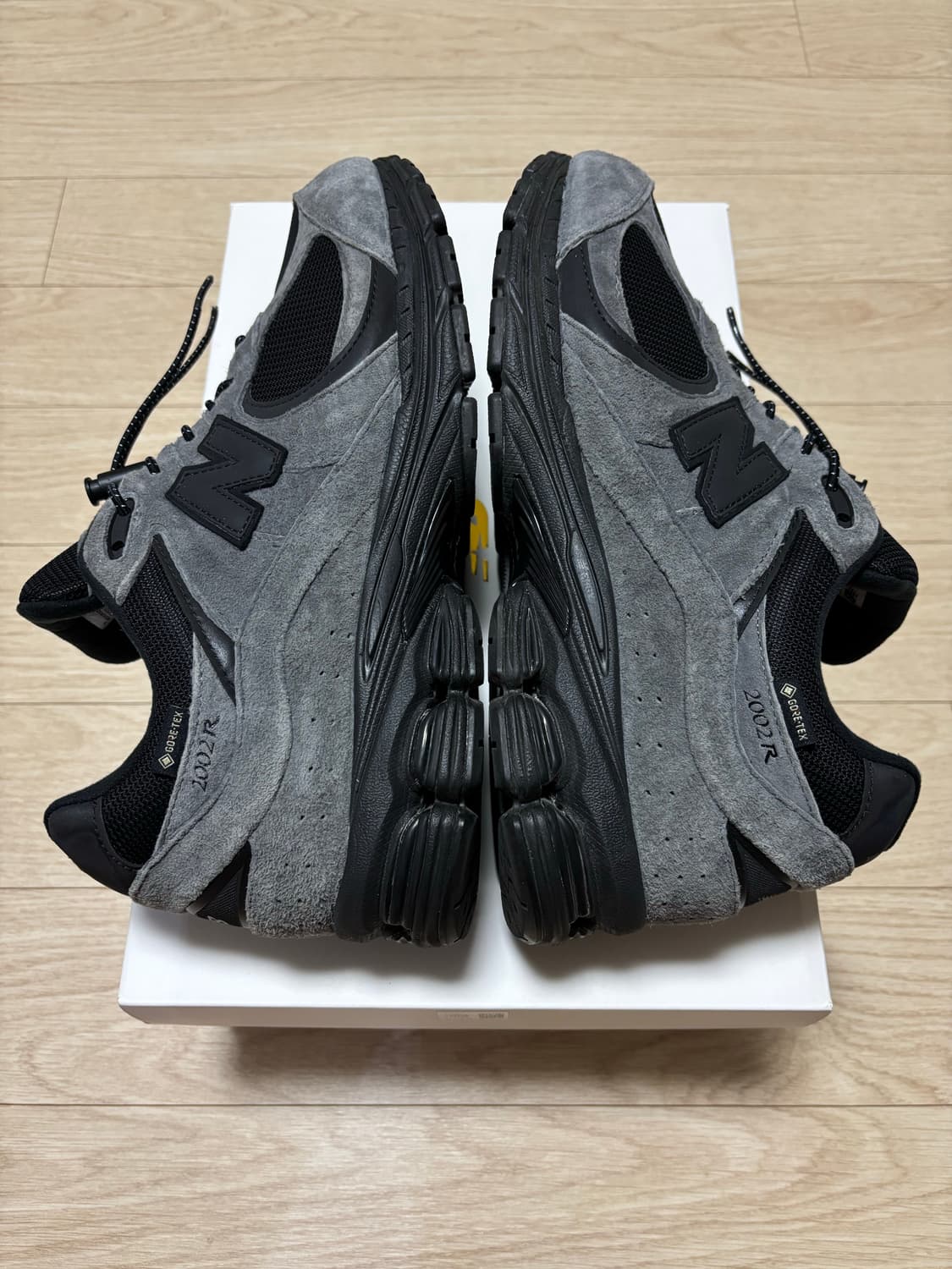 뉴발란스 x JJJJound 2002R 고어텍스 챠콜 290 상품이미지5