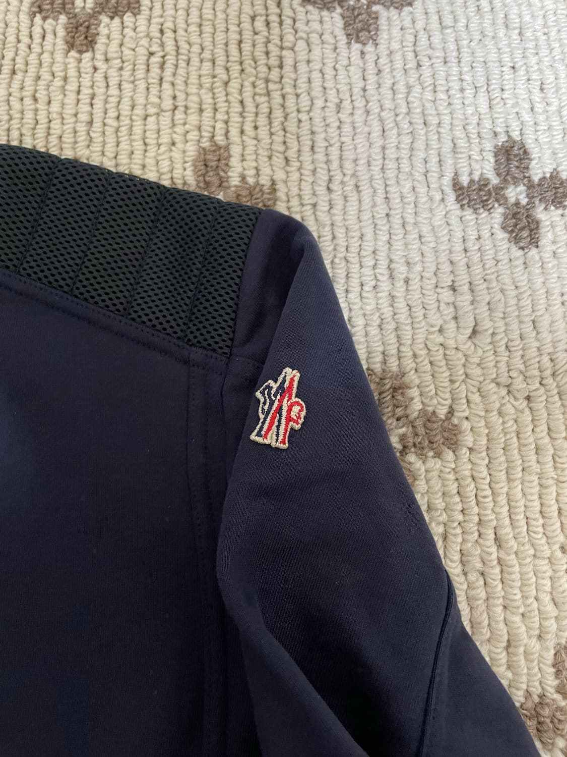 몽클레어 맨투맨 상품이미지2