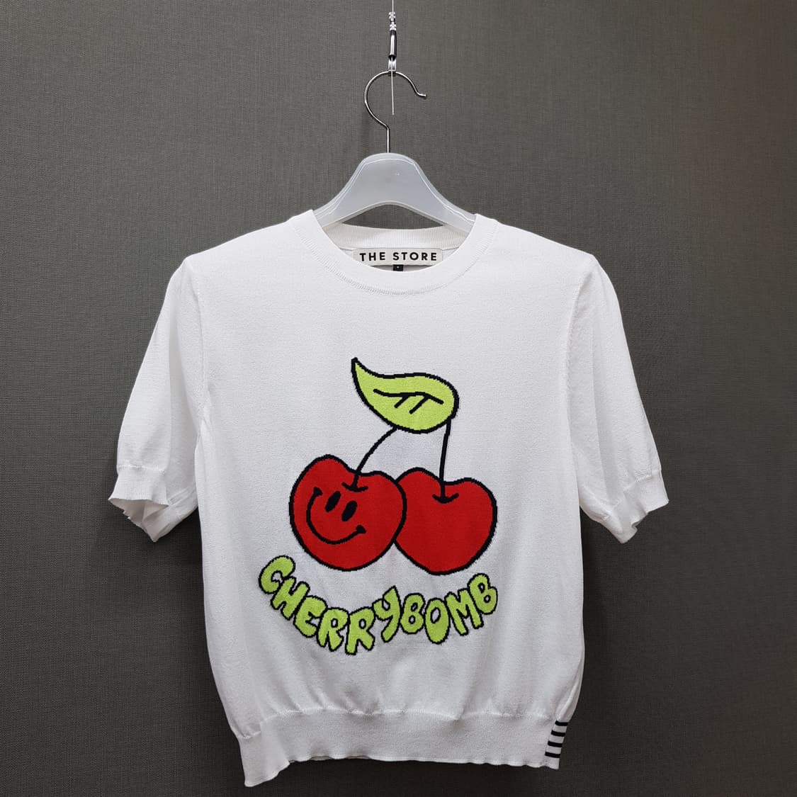 한섬 더스토어 2021 체리 그래픽 반팔 니트 탑 S사이즈 상품이미지1