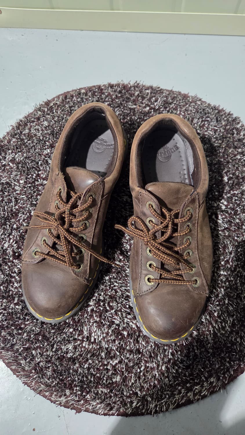 닥터마틴 브라운 6홀 더비 상품이미지1