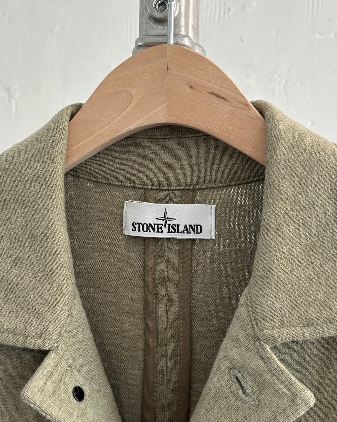 Stone Island 스톤아일랜드 올리브 그린 컬러 카라 필드 자켓 상품이미지3