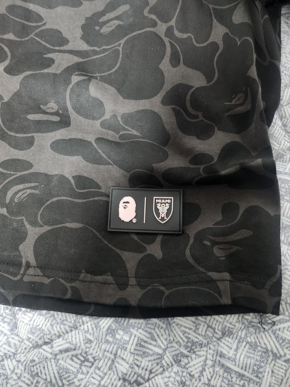 베이프x인터 마이애미 카모 티셔츠 상품이미지2