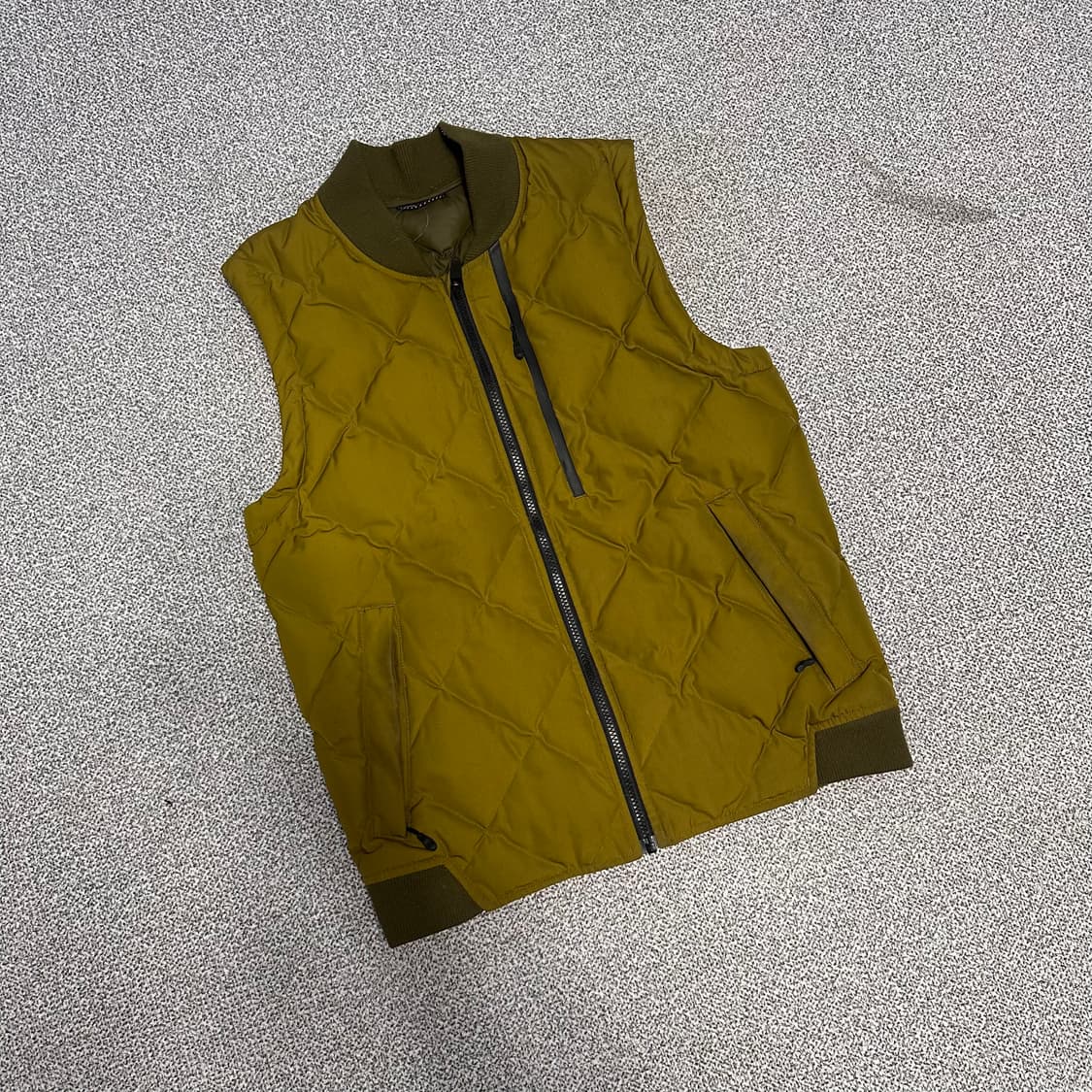 나이키 카키 패딩 조끼 상품이미지1