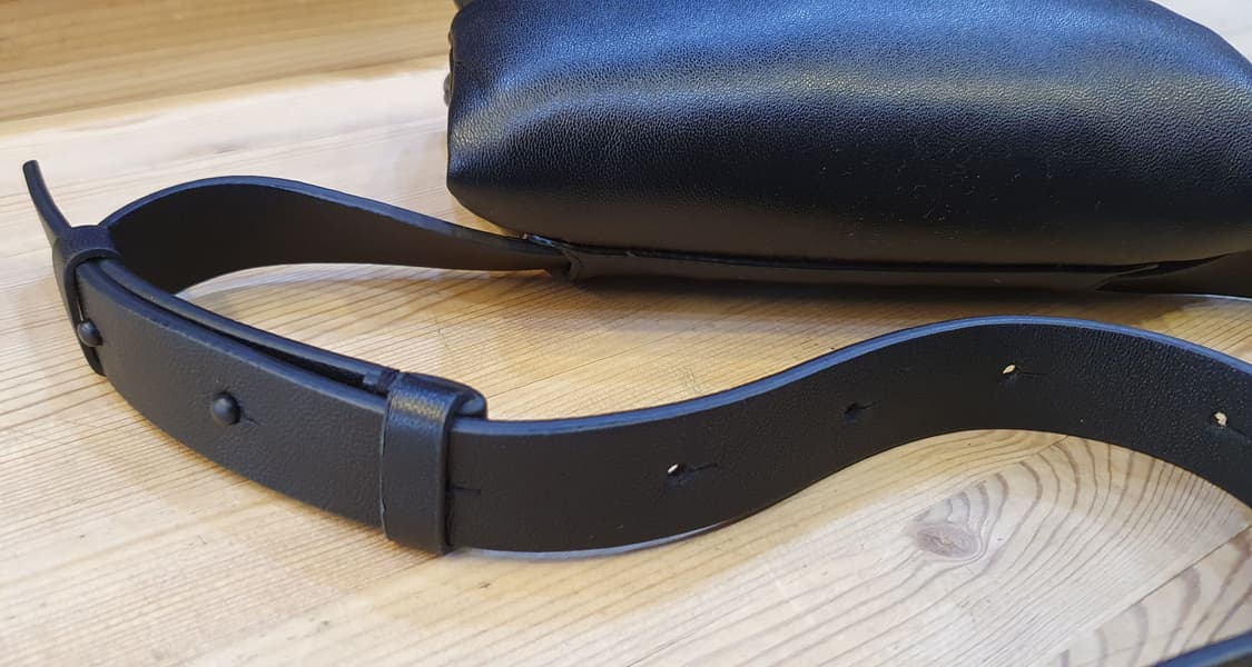 COS 레더 웰론 힙쌕 상품이미지4