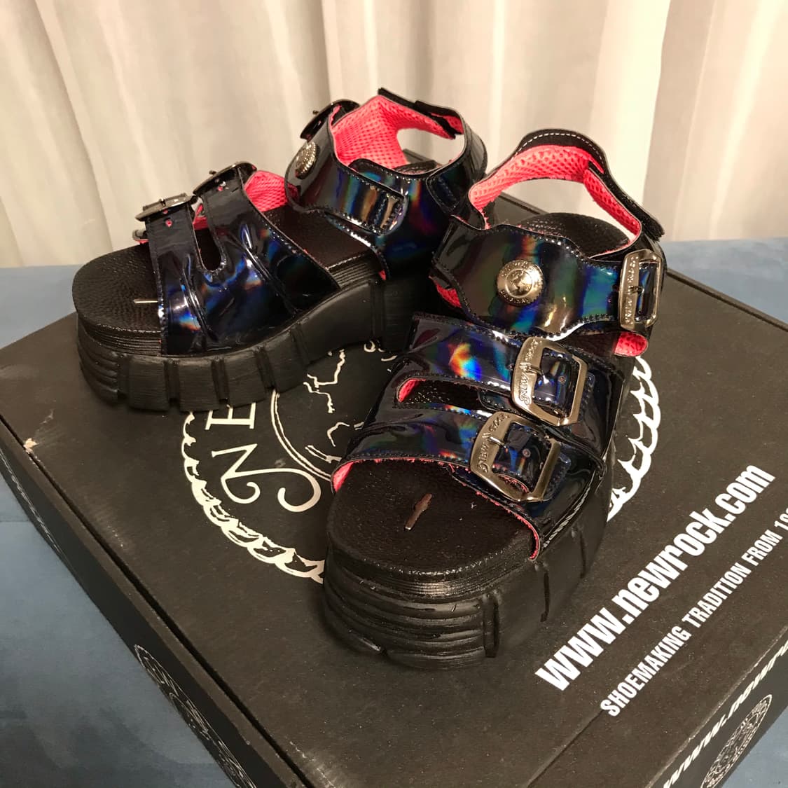 뉴락 에나멜 홀로그램 샌들 상품이미지8