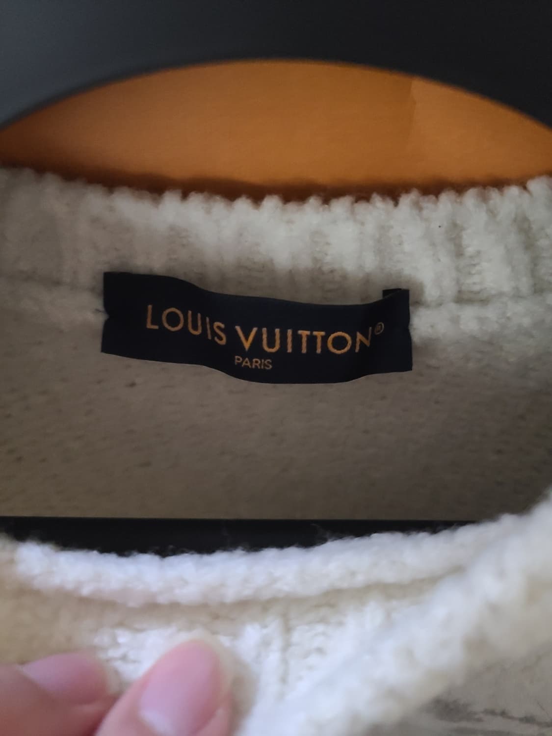 제목: 거의 새상품) 루이비통 인따르시아 크루넥 니트 오프화이트  L 상품이미지2