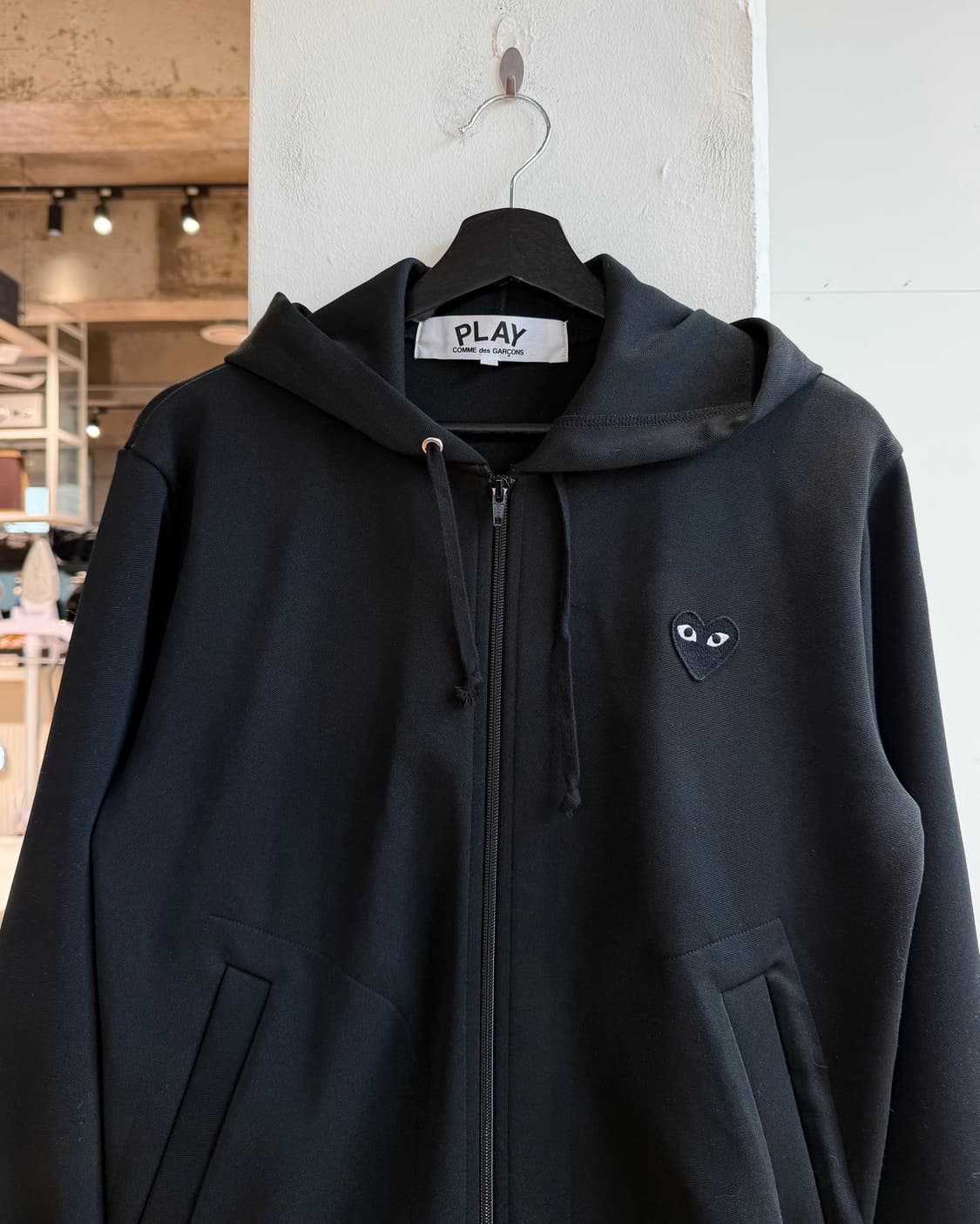 꼼데가르송 플레이 블랙 하트 와펜 후드 집업  상품이미지3