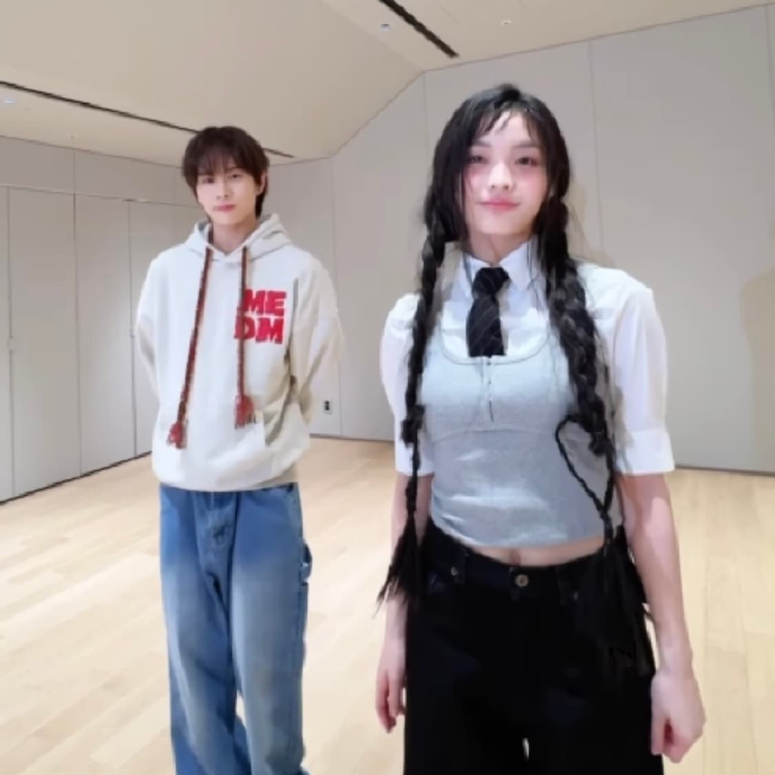 LCDC TM 엘씨디씨 티엠 뷔스티에 디테일 탱크탑 그레이 상품이미지2