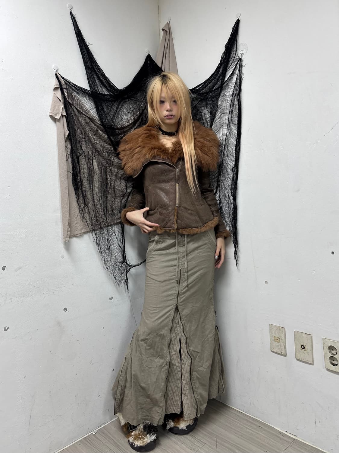 [VKEI SHALANG] High-Neck Python Fur drap 상품이미지9