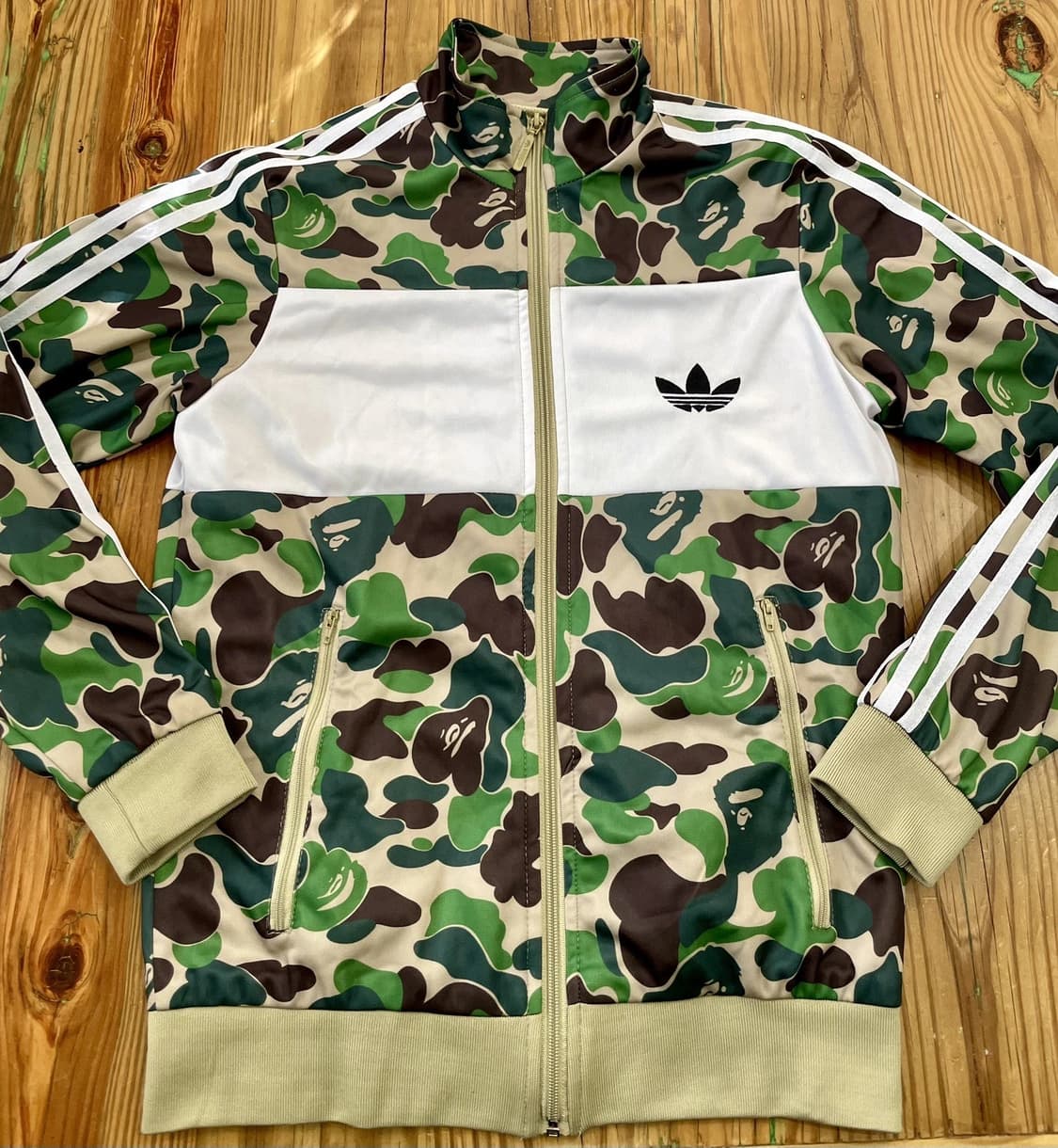 아디다스 x 베이프 파이어버드 트랙탑 져지 그린 상품이미지1