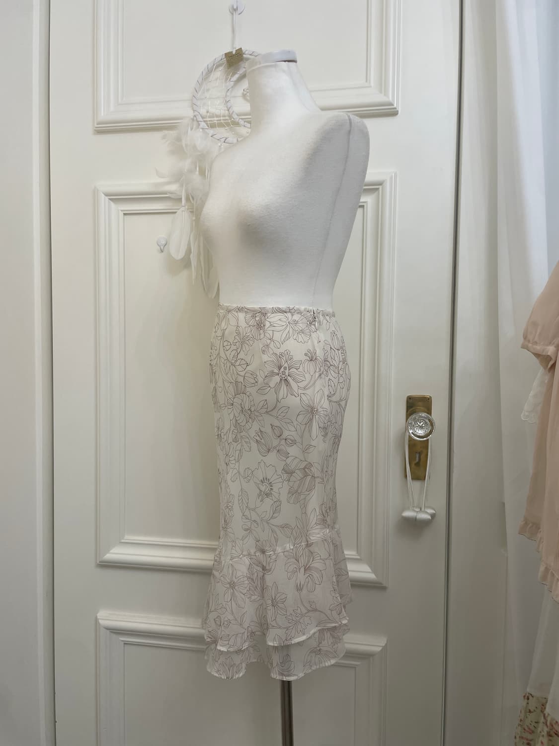 ivory flower lining unbalance skirt 상품이미지2