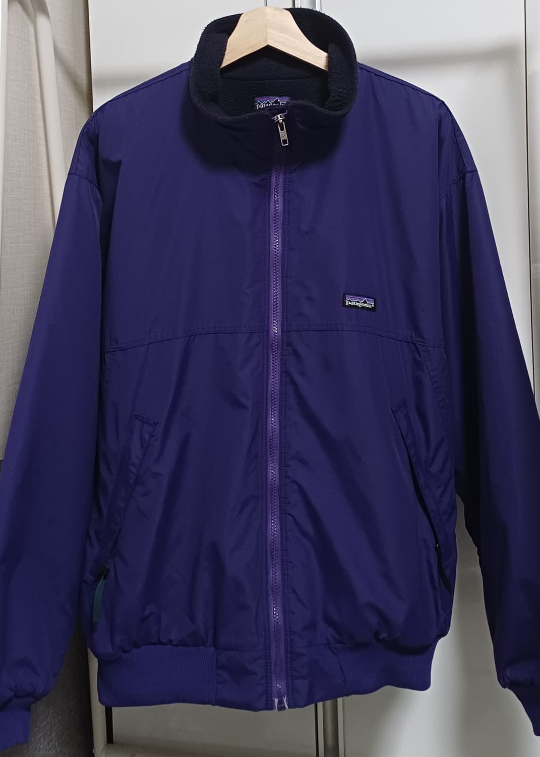 🇺🇸 파타고니아 쉘드 신칠라 봄버 자켓 - Eggplant 상품이미지1