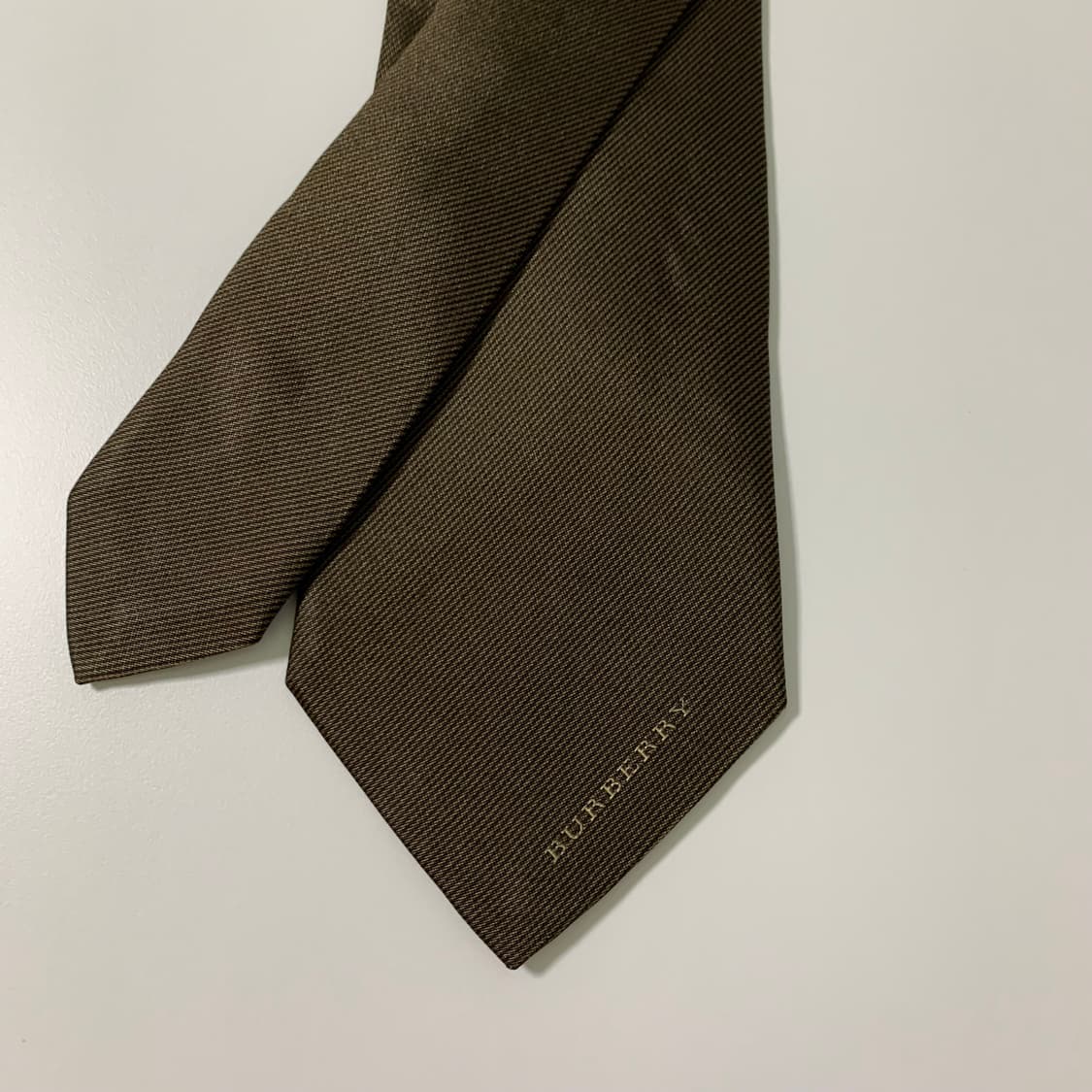 버버리(BURBERRY) 신형라벨 브라운단색 솔리드넥타이 명품 이태리실크 상품이미지2