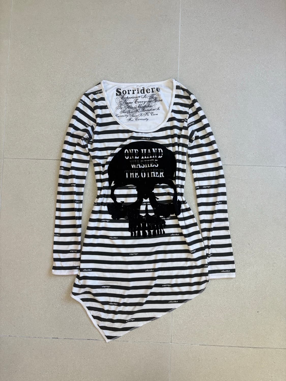 펑크 스트라이프 해골 언발 롱슬리브 상품이미지1