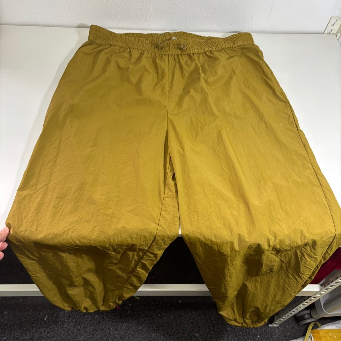 L-XL 흐앤므 H&M 올리브카키 루즈핏 부스럭폴리 조거팬츠 상품이미지2