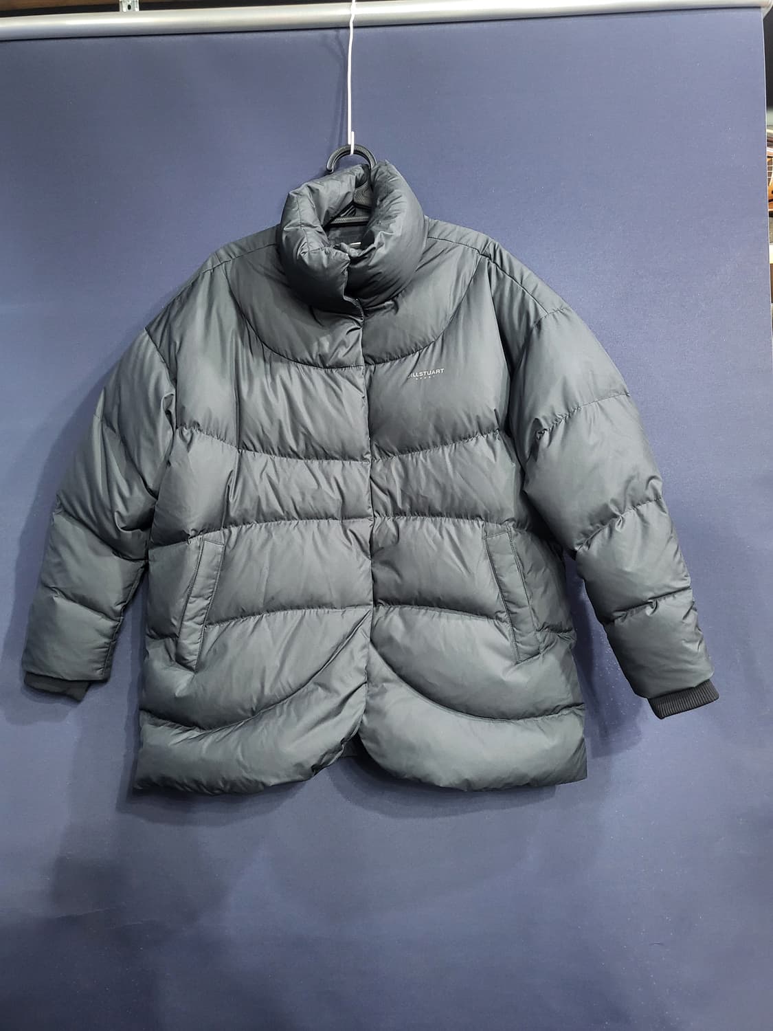 질스튜어트 뉴욕 구스다운패딩 오버핏 상품이미지1