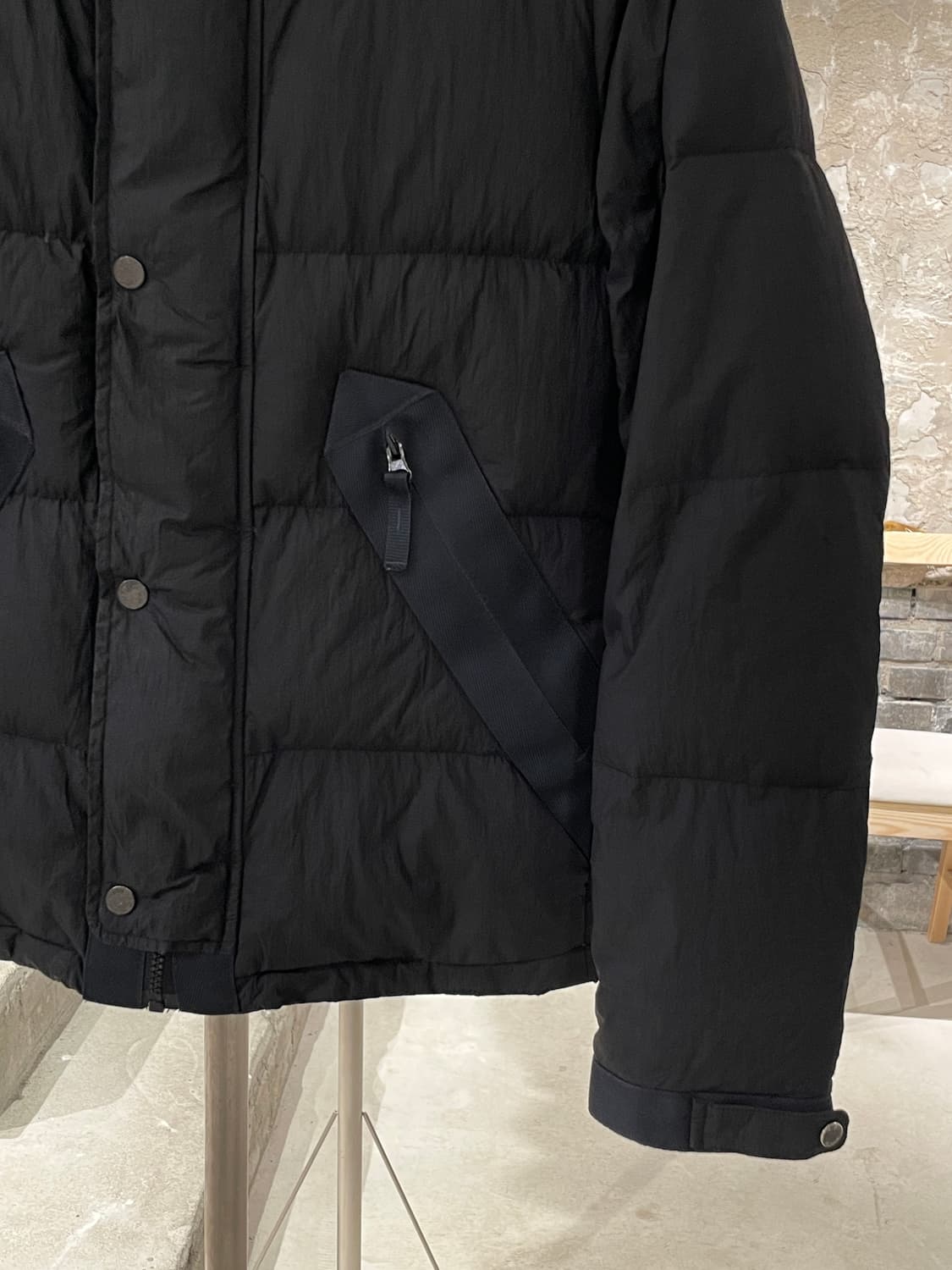 씨피컴퍼니 블랙 고글 다운 자켓 상품이미지5