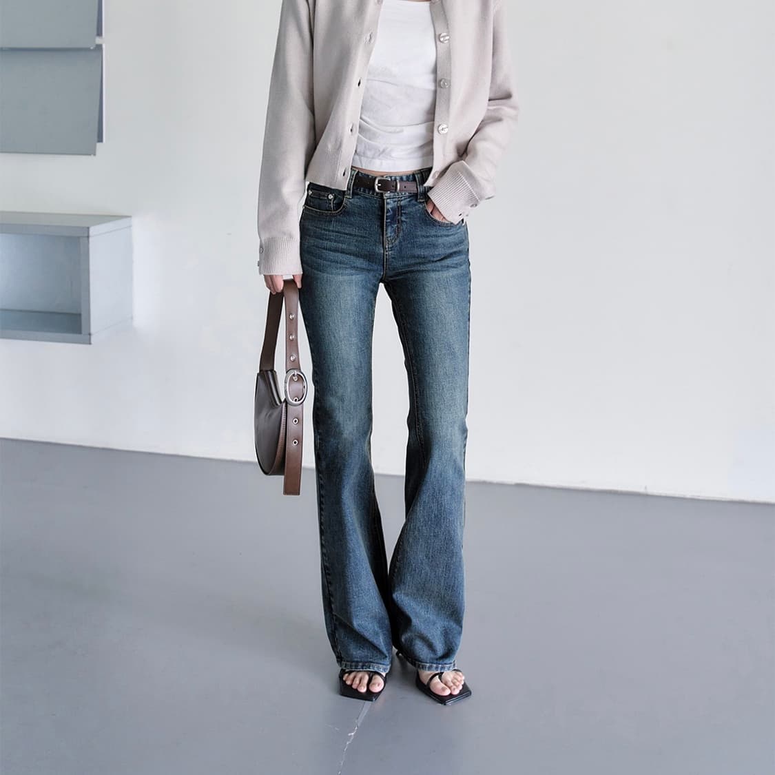 데케트 Signature Slim Low Rise Flared Jeans 상품이미지1