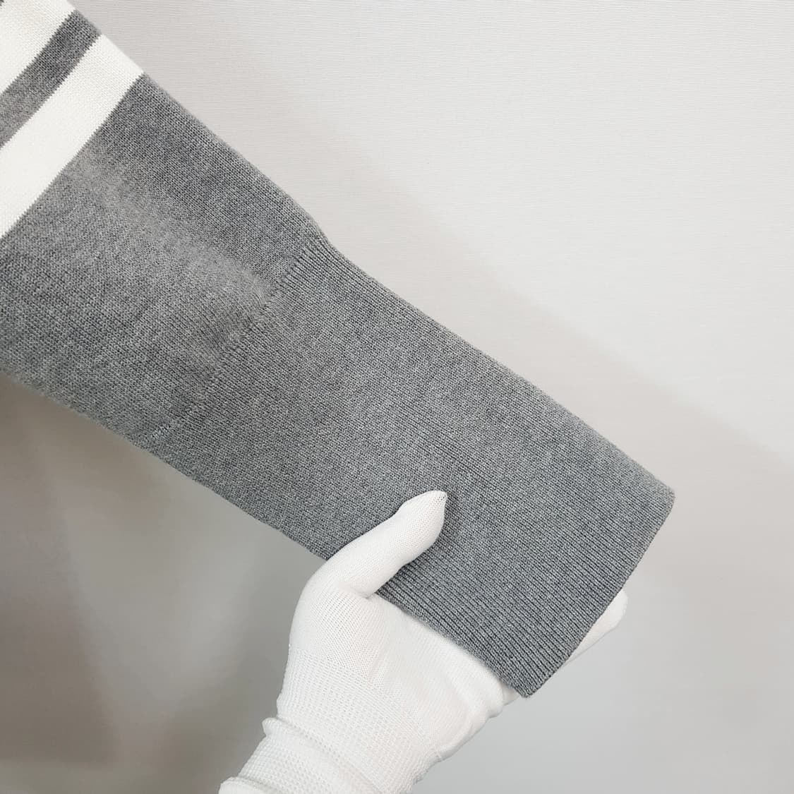 톰브라운 여성 4바 스트라이프 이그재저레이트핏 롱 가디건 FKC424A 상품이미지2