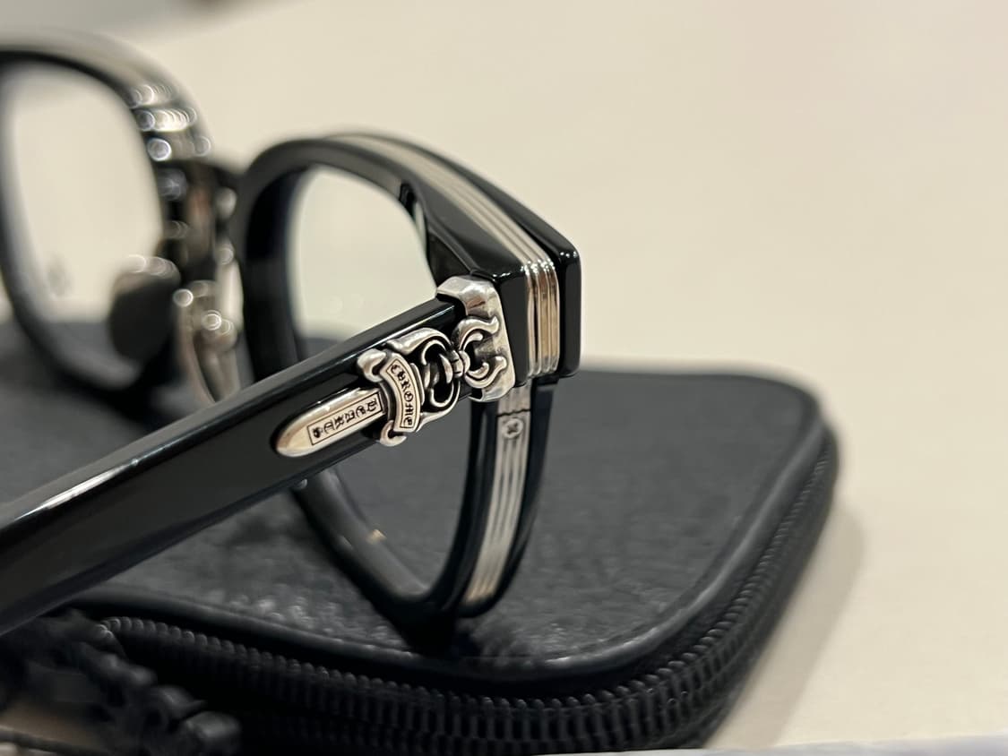 (크림에서 26년3월9일에 구매한)26년 블랙앤실버 덕버터 판매합니다 상품이미지4