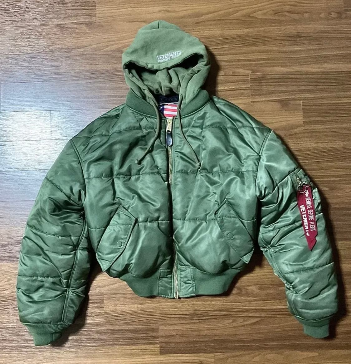 베트멍 AW17 리버시블 알파인더스트리 크롭 패디드 봄버 MA-1 상품이미지1