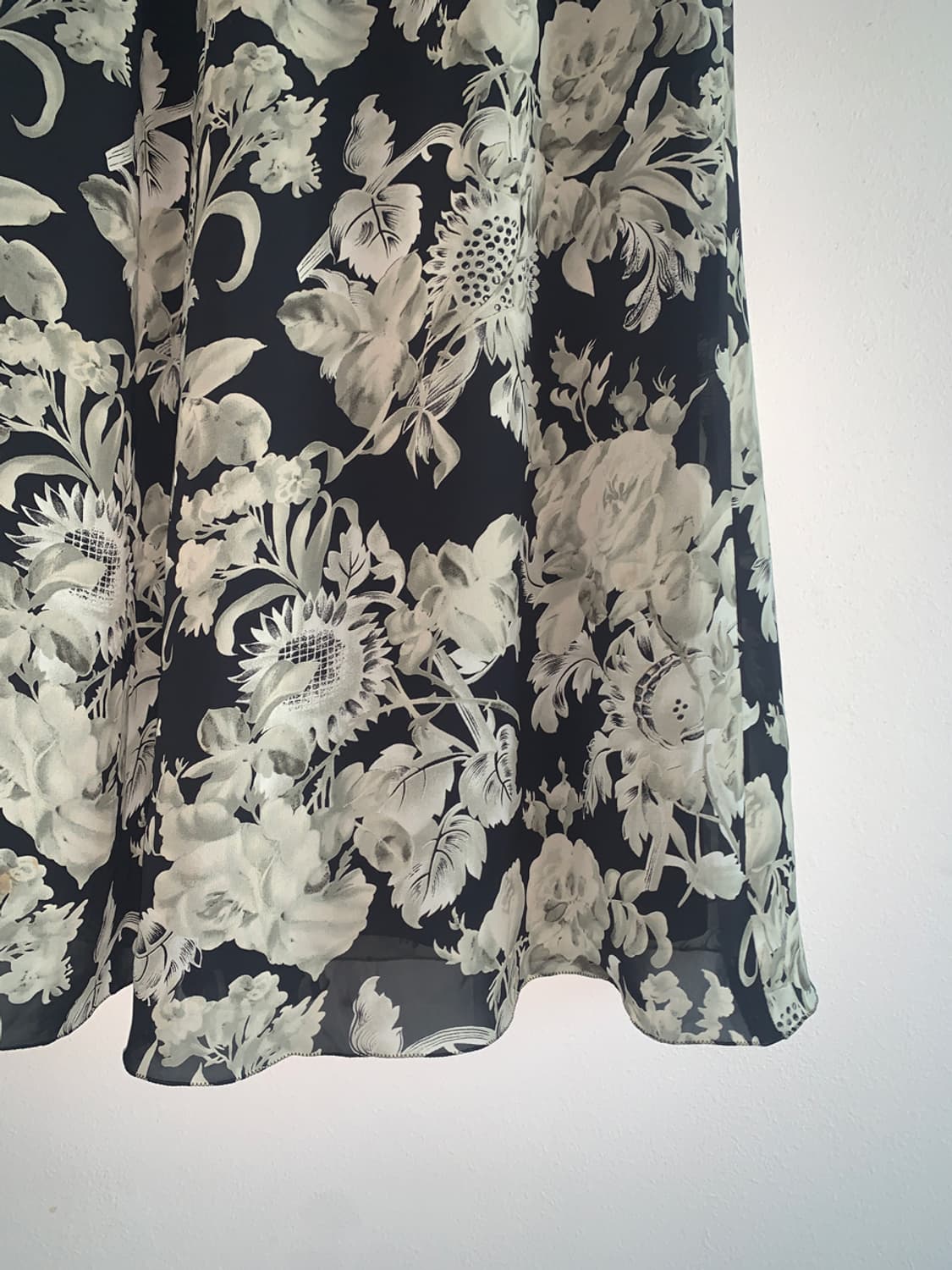 Black rose long skirt 상품이미지4