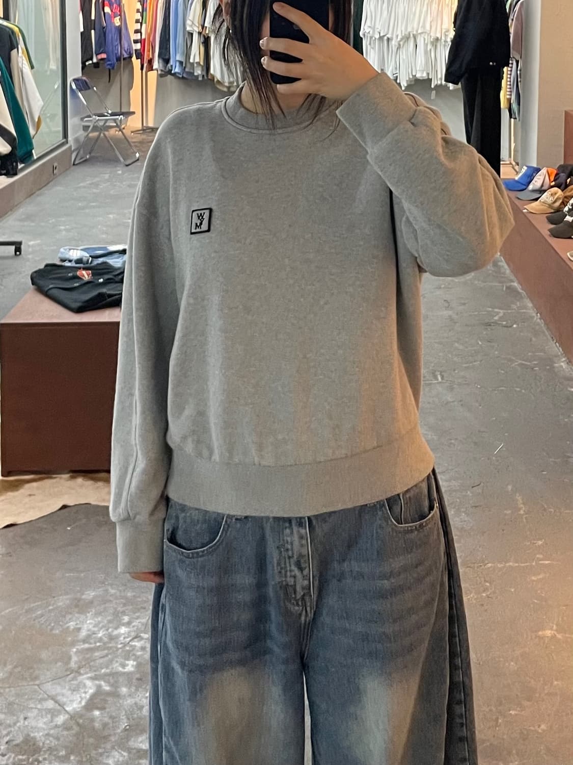우영미 23FW 백로고 그레이 스웨트 셔츠 H2738 상품이미지1