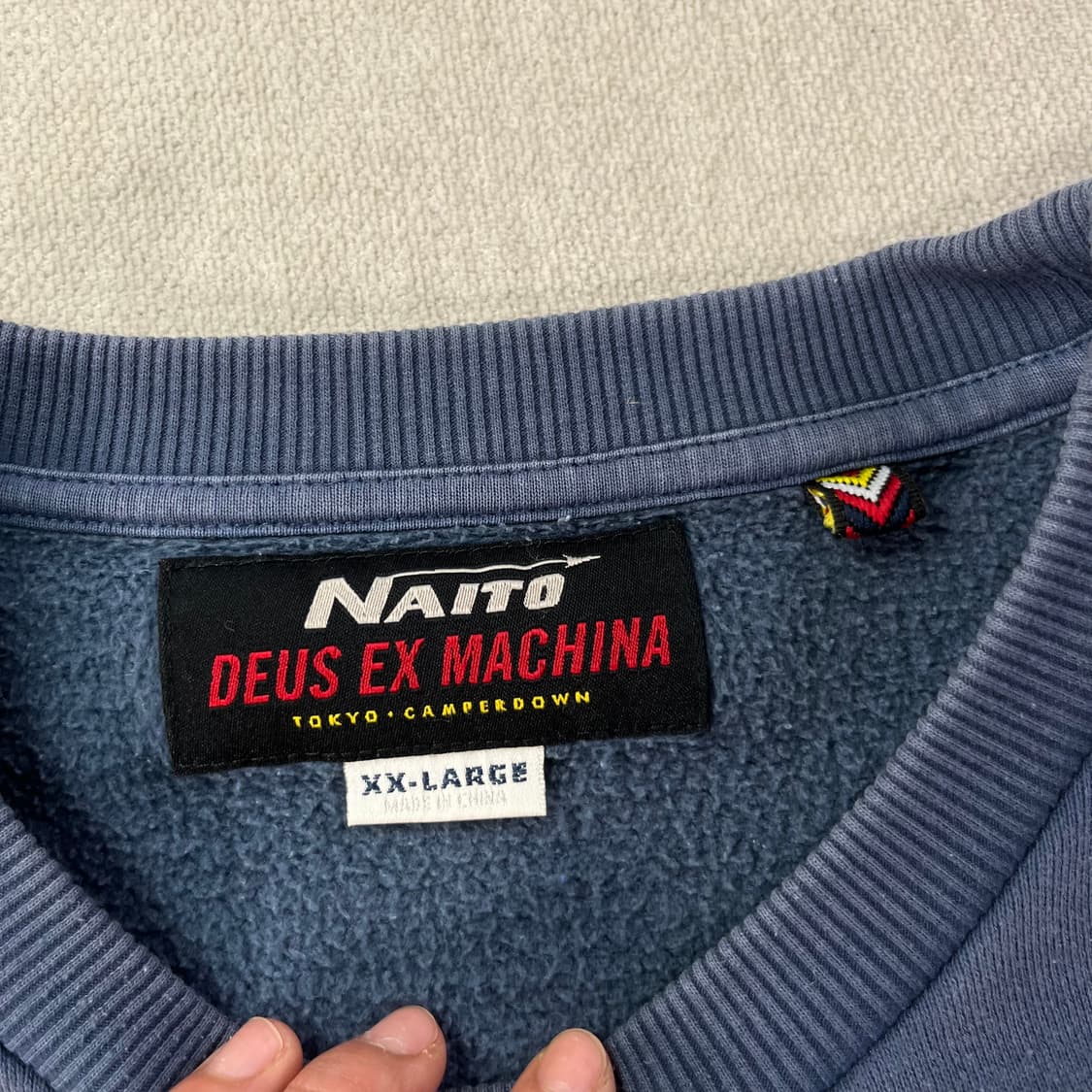 105 데우스 그래픽 맨투맨 상품이미지4