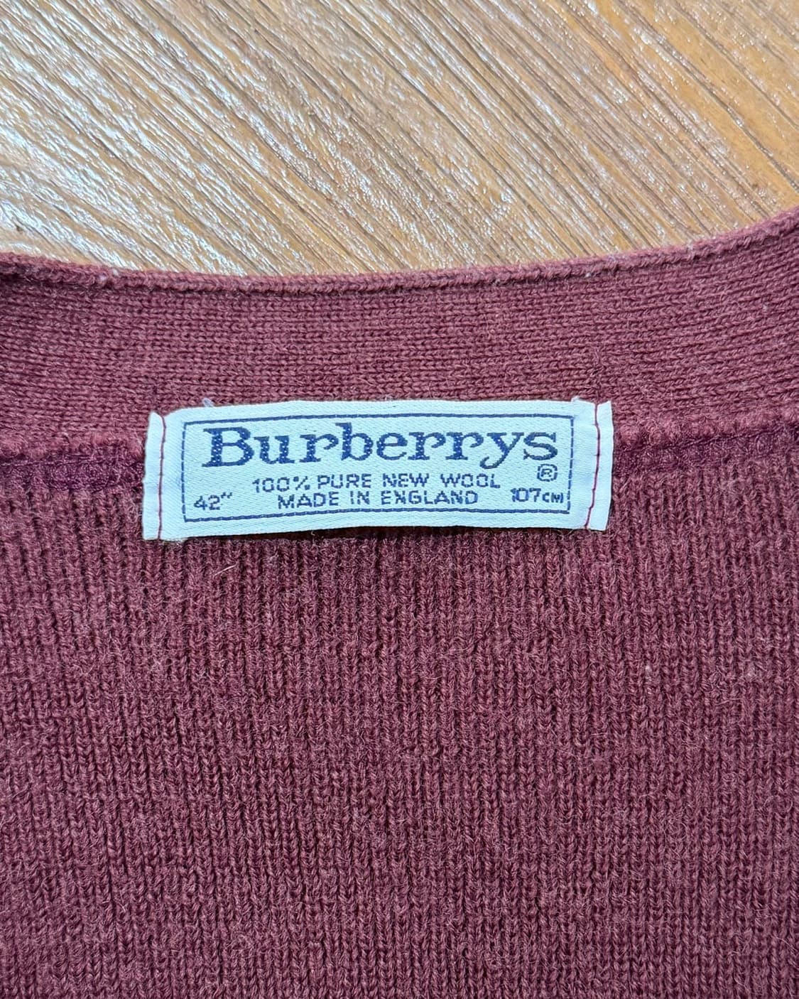 버버리 버건디 코만도 레더패치 브이넥 가디건 상품이미지7