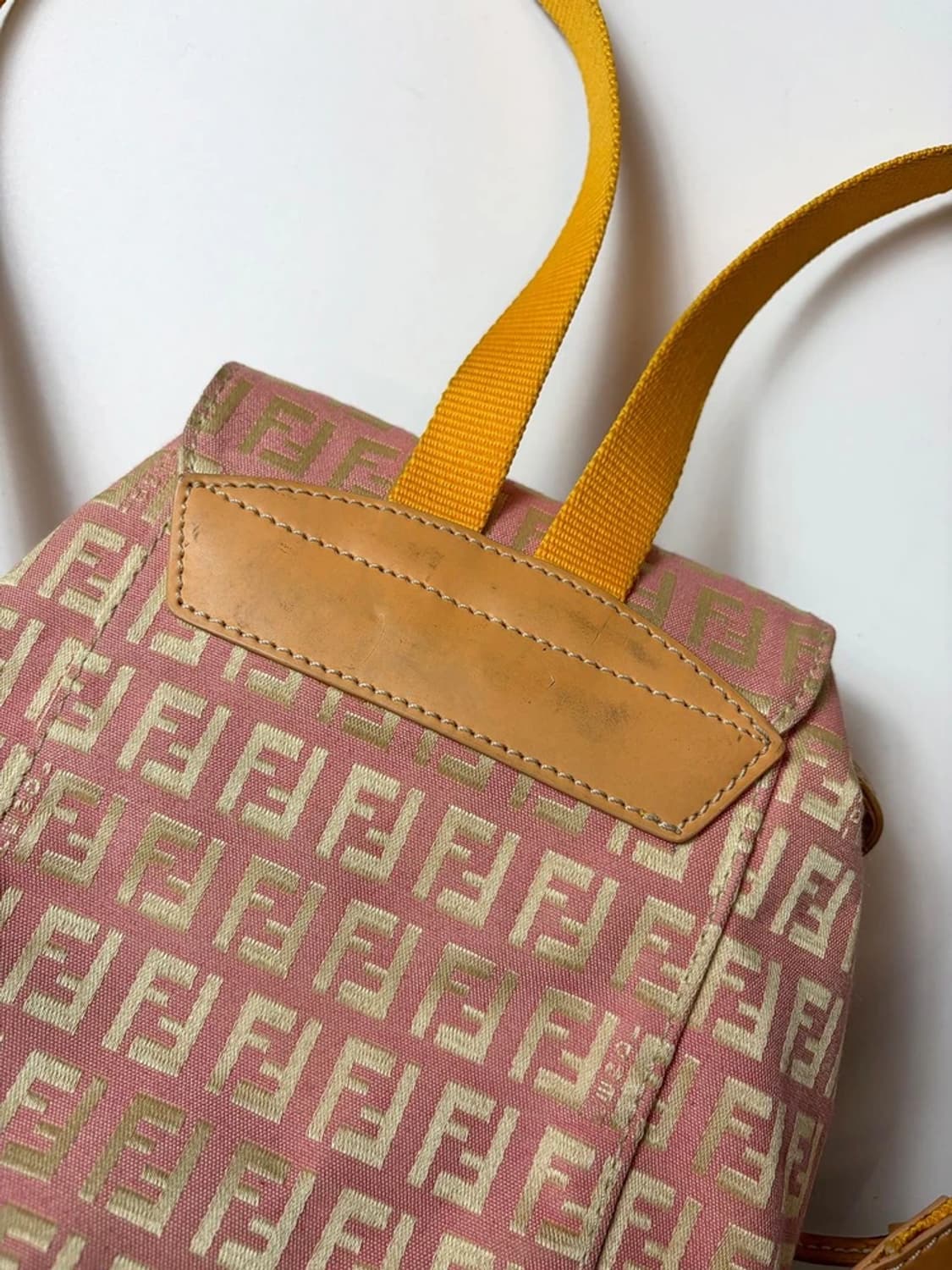 펜디 FENDI 아이코닉 주카 패턴 핑크 백팩 Q1479 상품이미지8