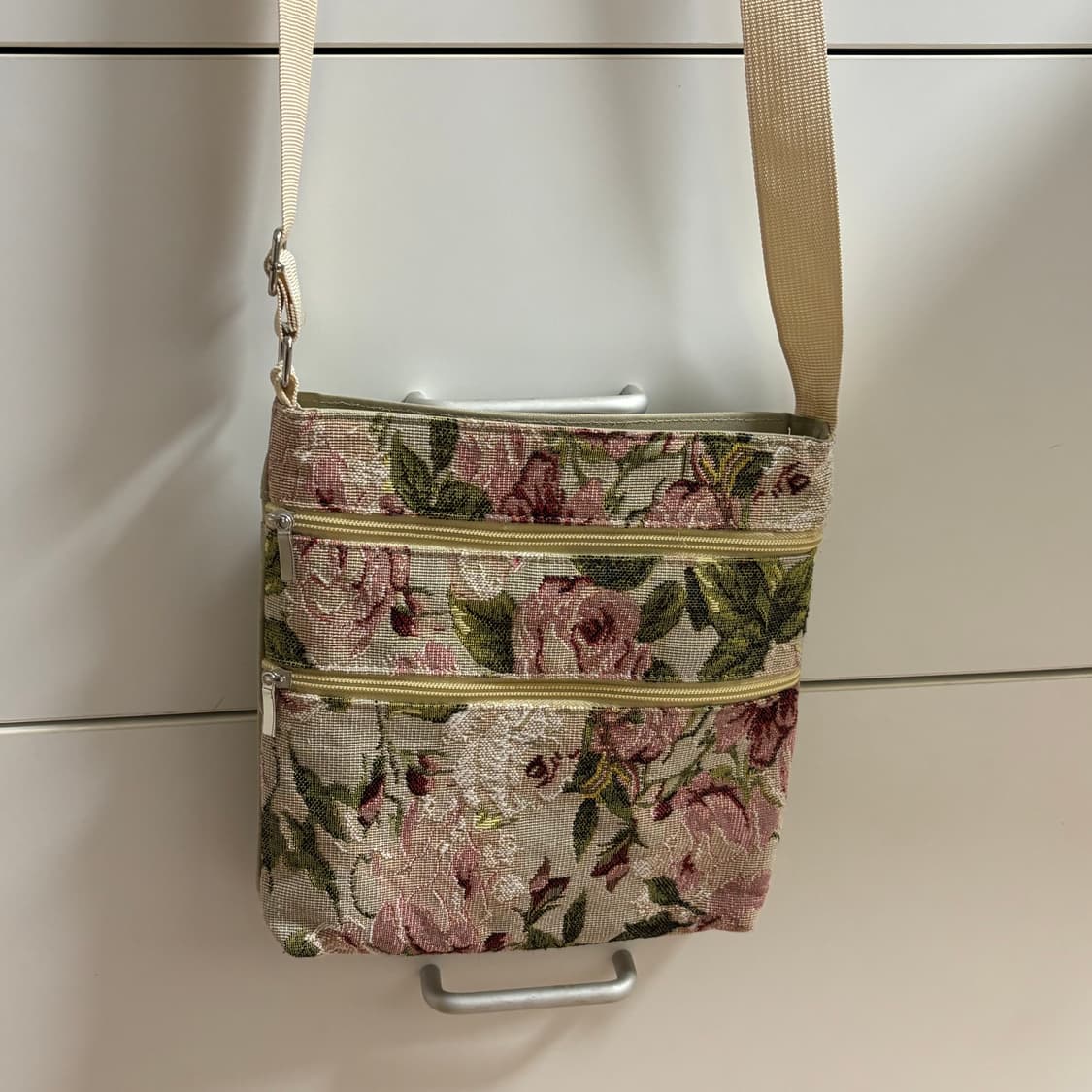 Royal Arden 로즈패턴 빈티지 감성 크로스백 상품이미지1