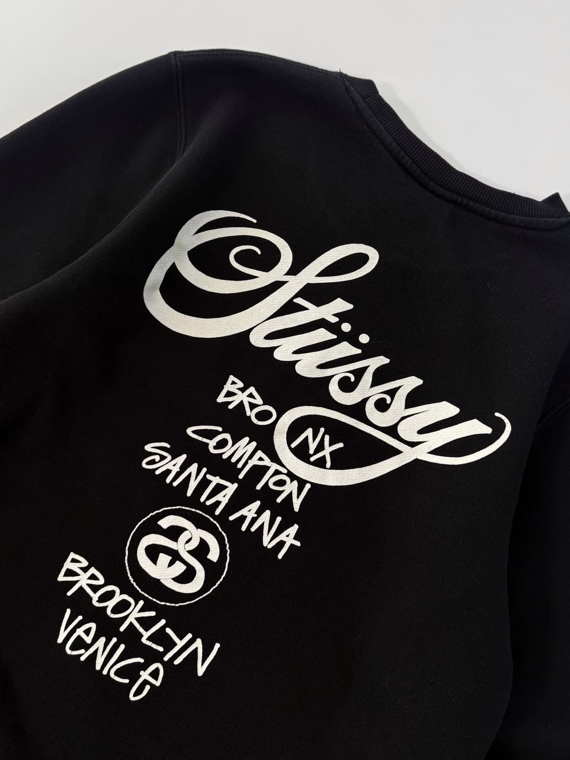 스투시 루즈핏 월드투어 블랙 스웻 맨투맨 상품이미지4