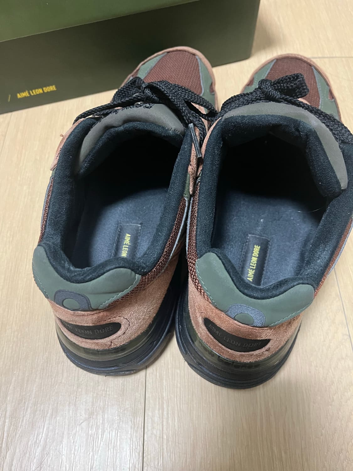 에메레온도르 콜라보 뉴발란스 993 브라운 상품이미지6