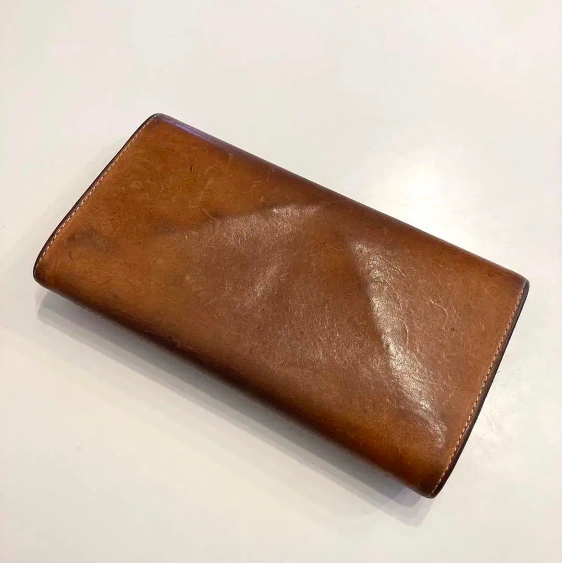 헨더스킴 원피스 월넛브라운 소가죽 장지갑 상품이미지2