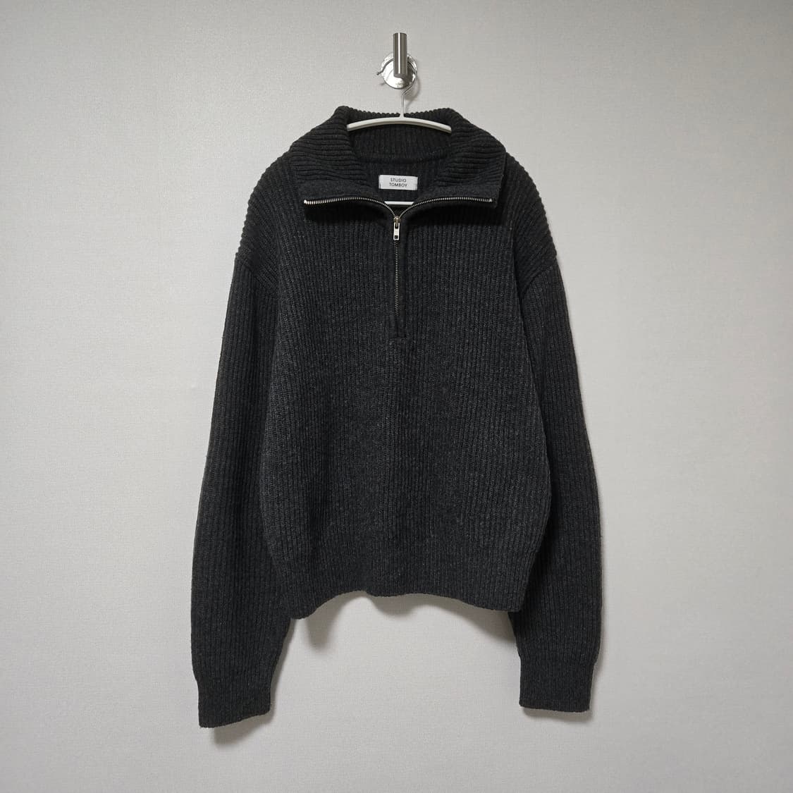 스튜디오톰보이 2022 하프집업 니트 / 여성 니트/ 여자 니트 상품이미지1