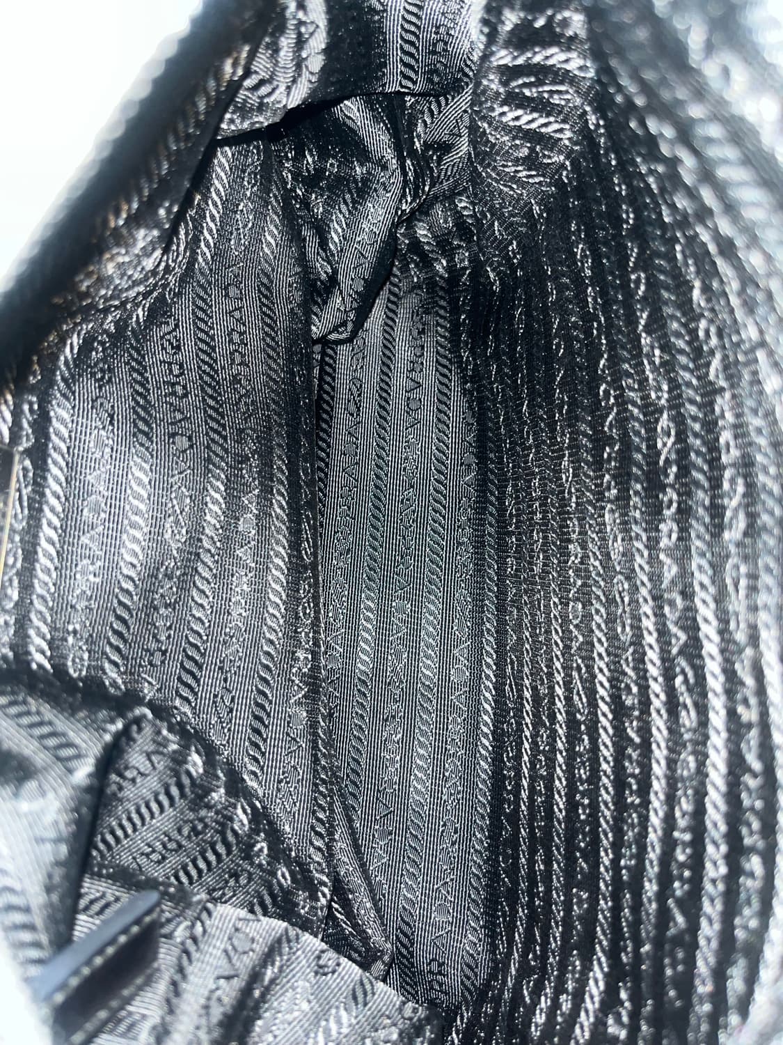 [OS] 프라다 포코노 나일론 버클 메신저백 상품이미지8